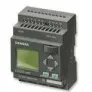 Um CLP Siemens LOGO! com display, terminais de entrada/saída e botões de navegação.