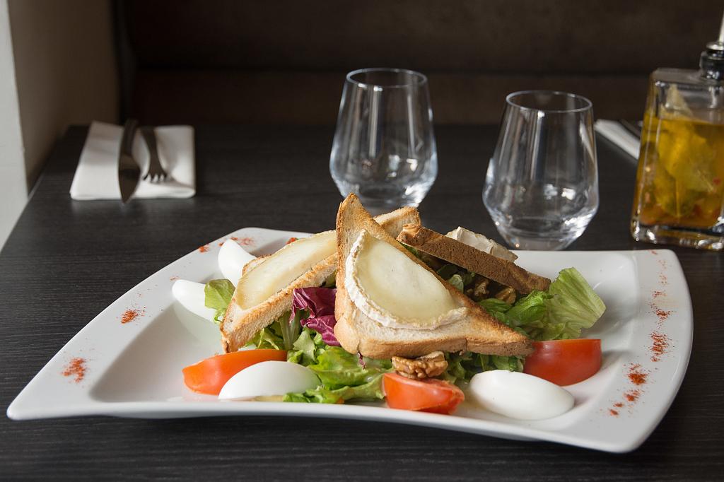 Salade de chèvre chaud