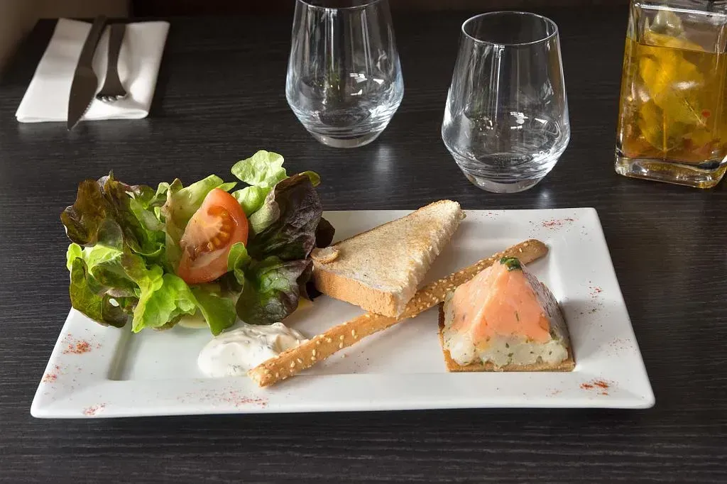 Pyramide de tartare de saumon