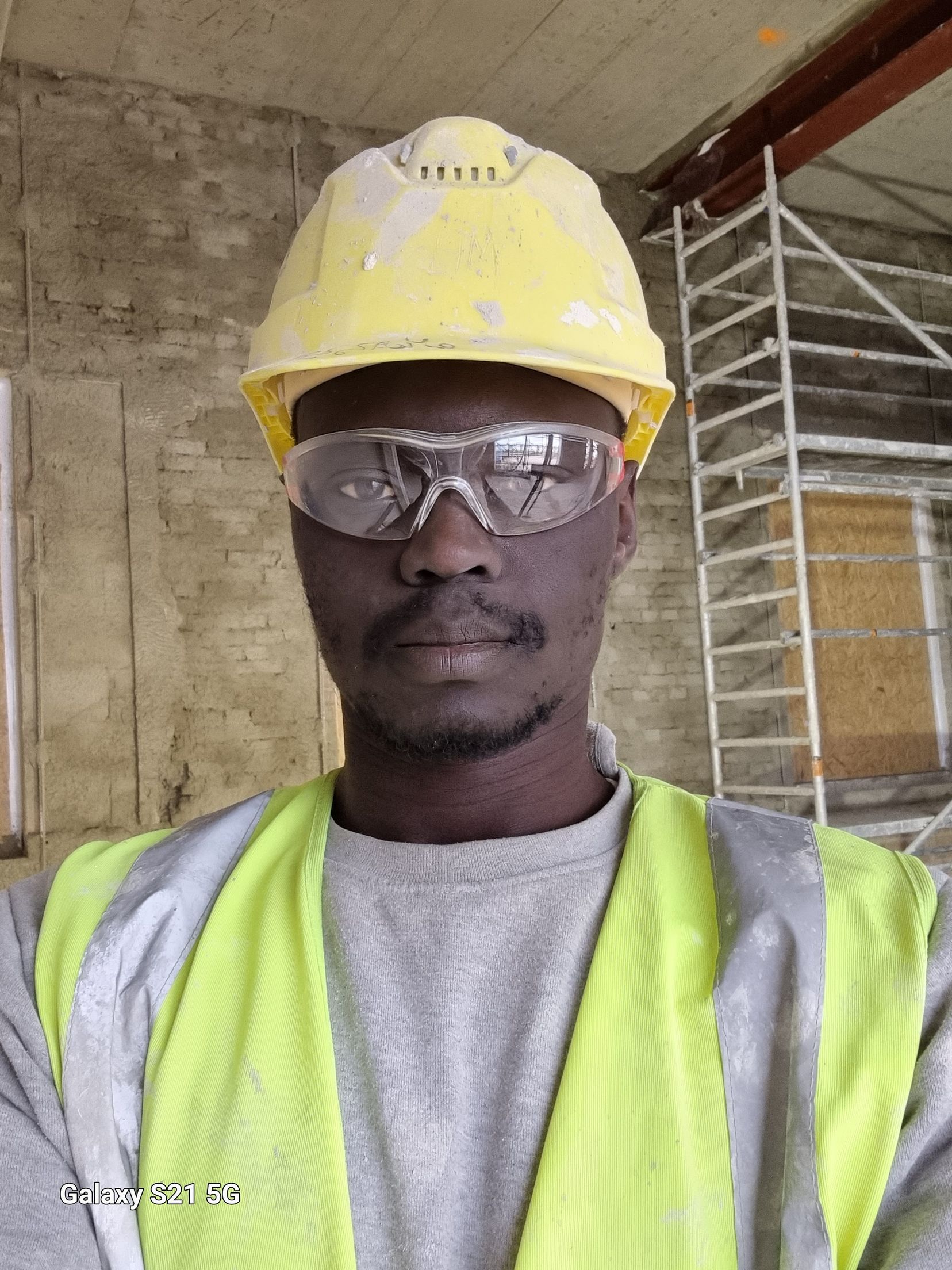 Malle Mboup, Geschäftsführer von Mboup Verputz UG