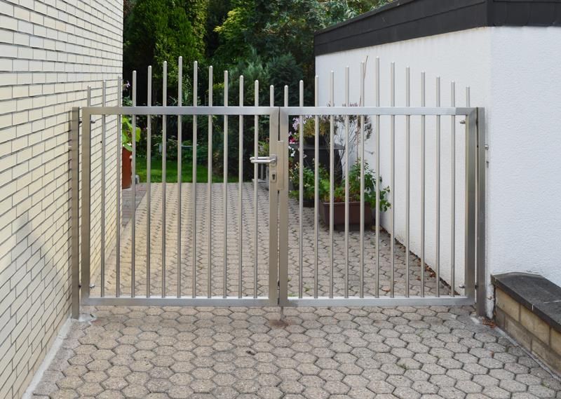 Ralf Krings Licht & Leuchter - Gitter und Nebeneingangstore