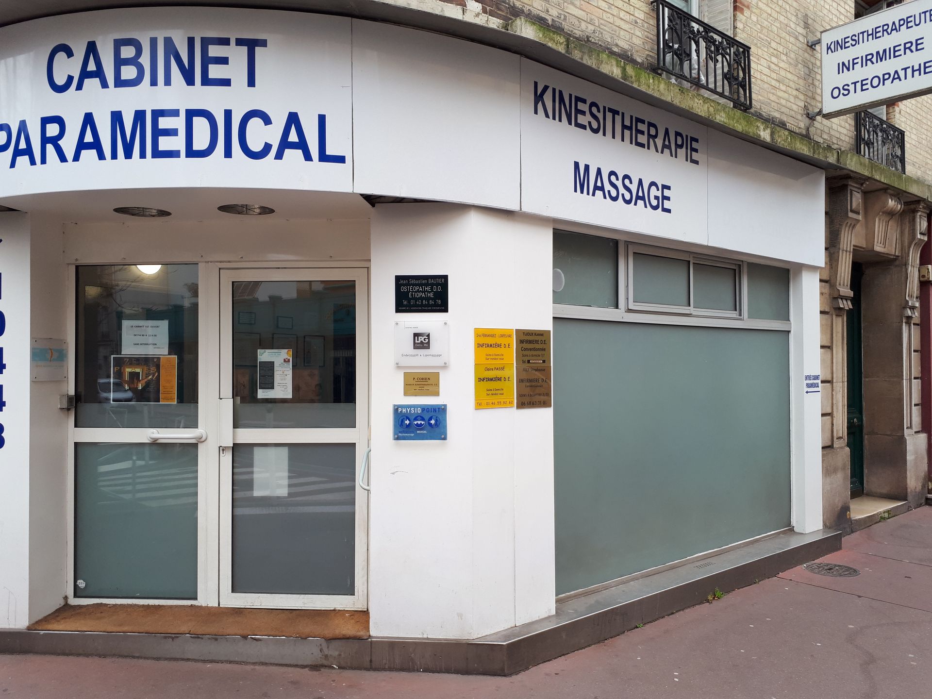 Devanture du cabinet de Montouge