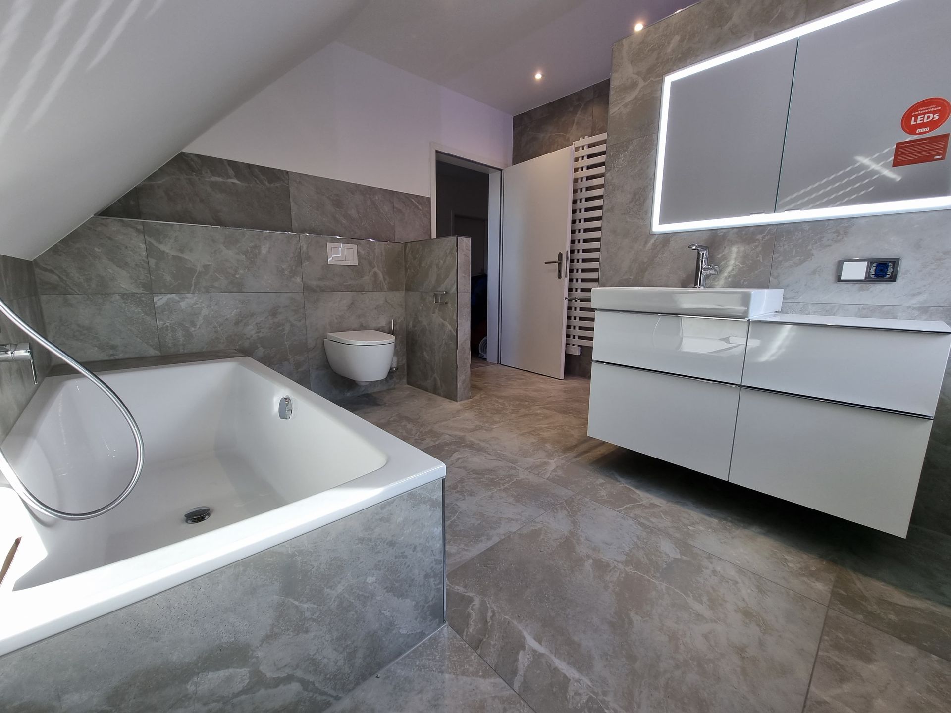 U. Wolf Bau- und Fliesenfachgeschäft