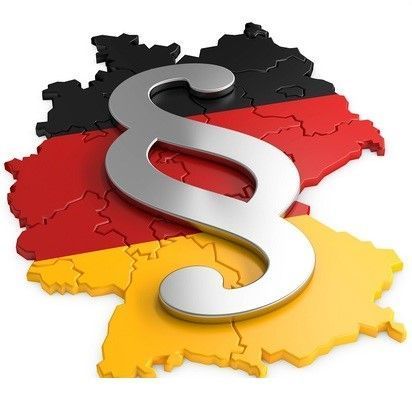 Eine Deutschlandkarte mit einem Paragraphensymbol darüber.