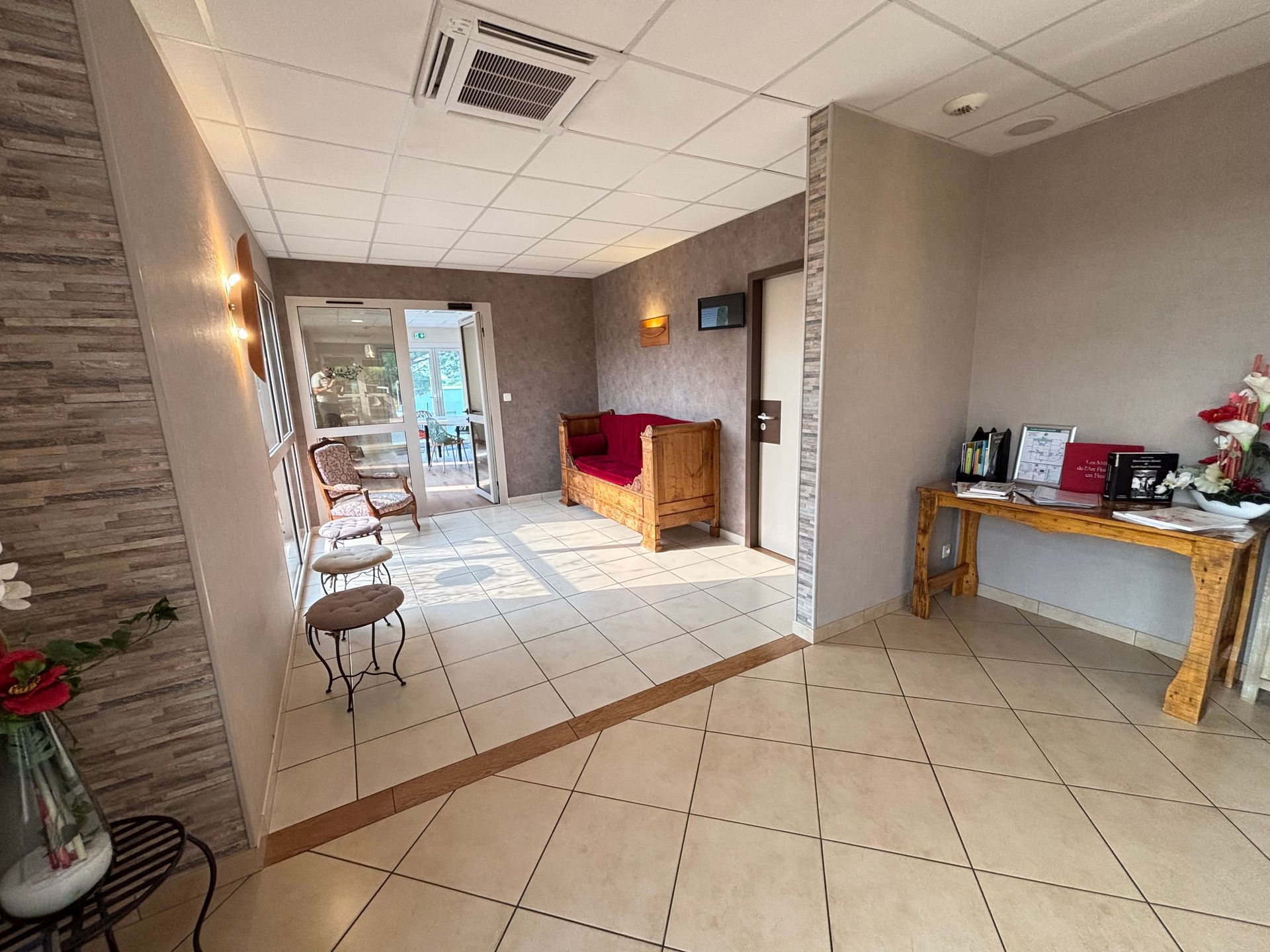 Salle pour les familles avant les obsèques