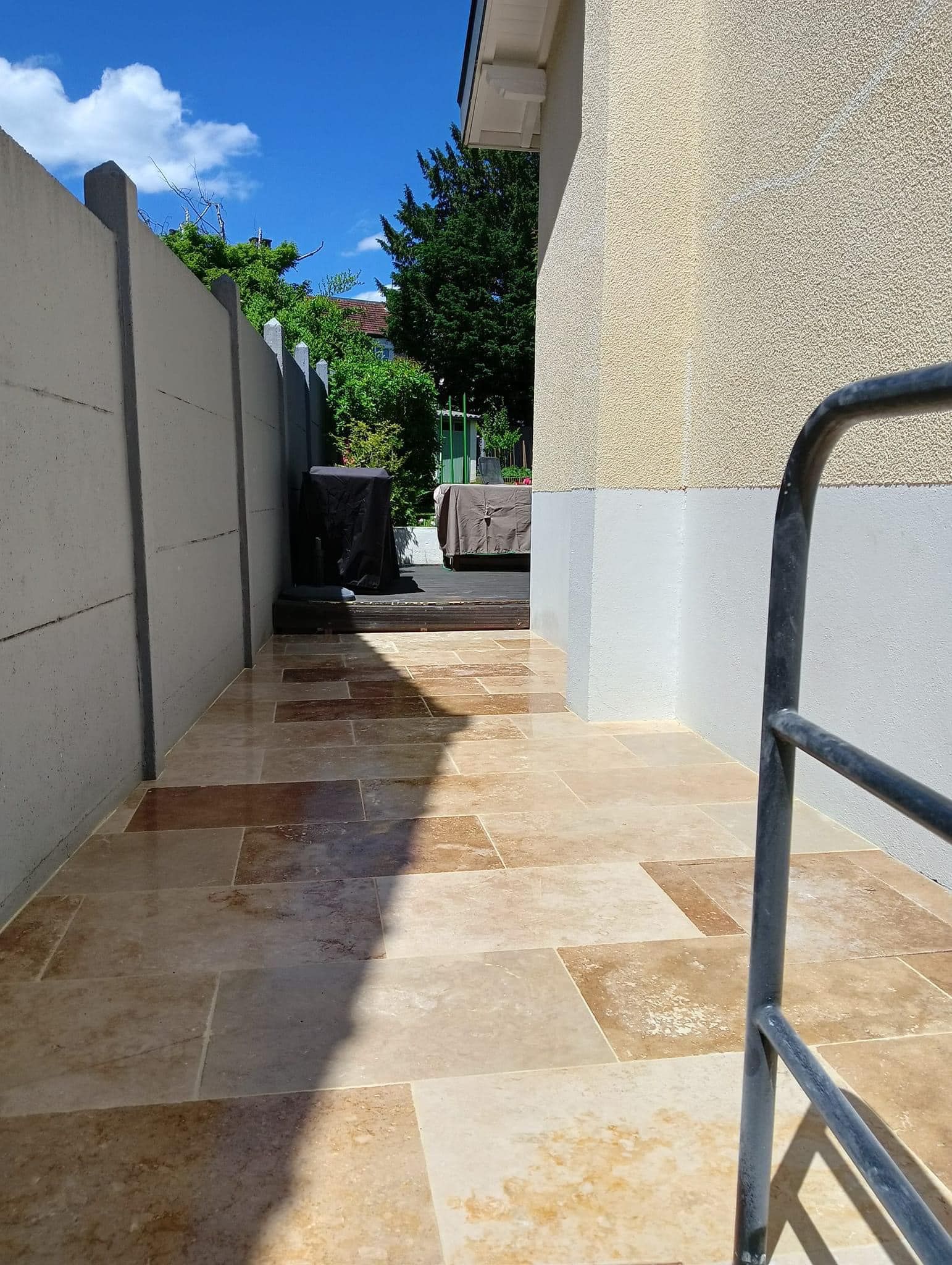 Terrasse en travertin