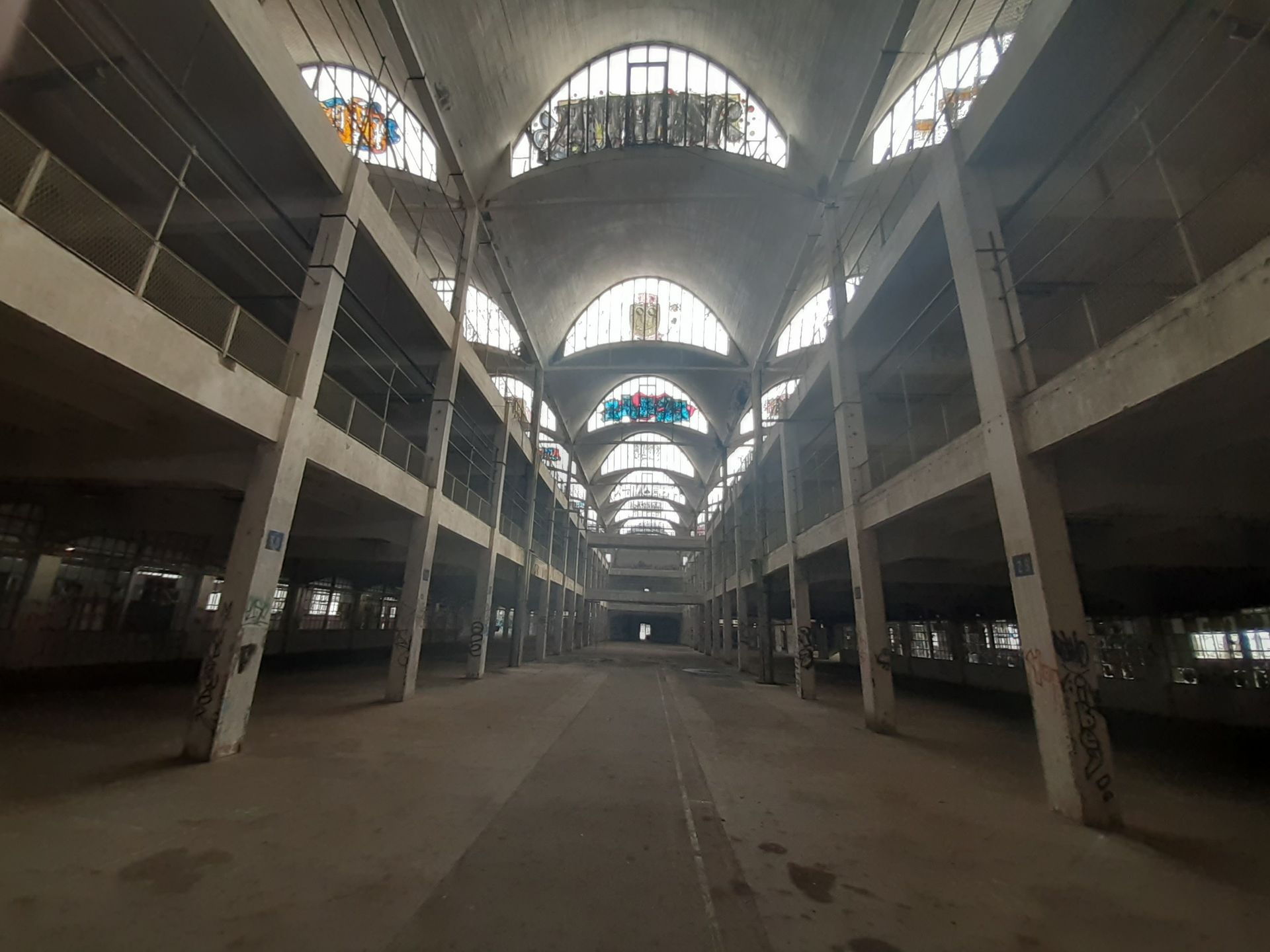 Vue de l'intérieur d'un bâtiment en attente de réhabilitation