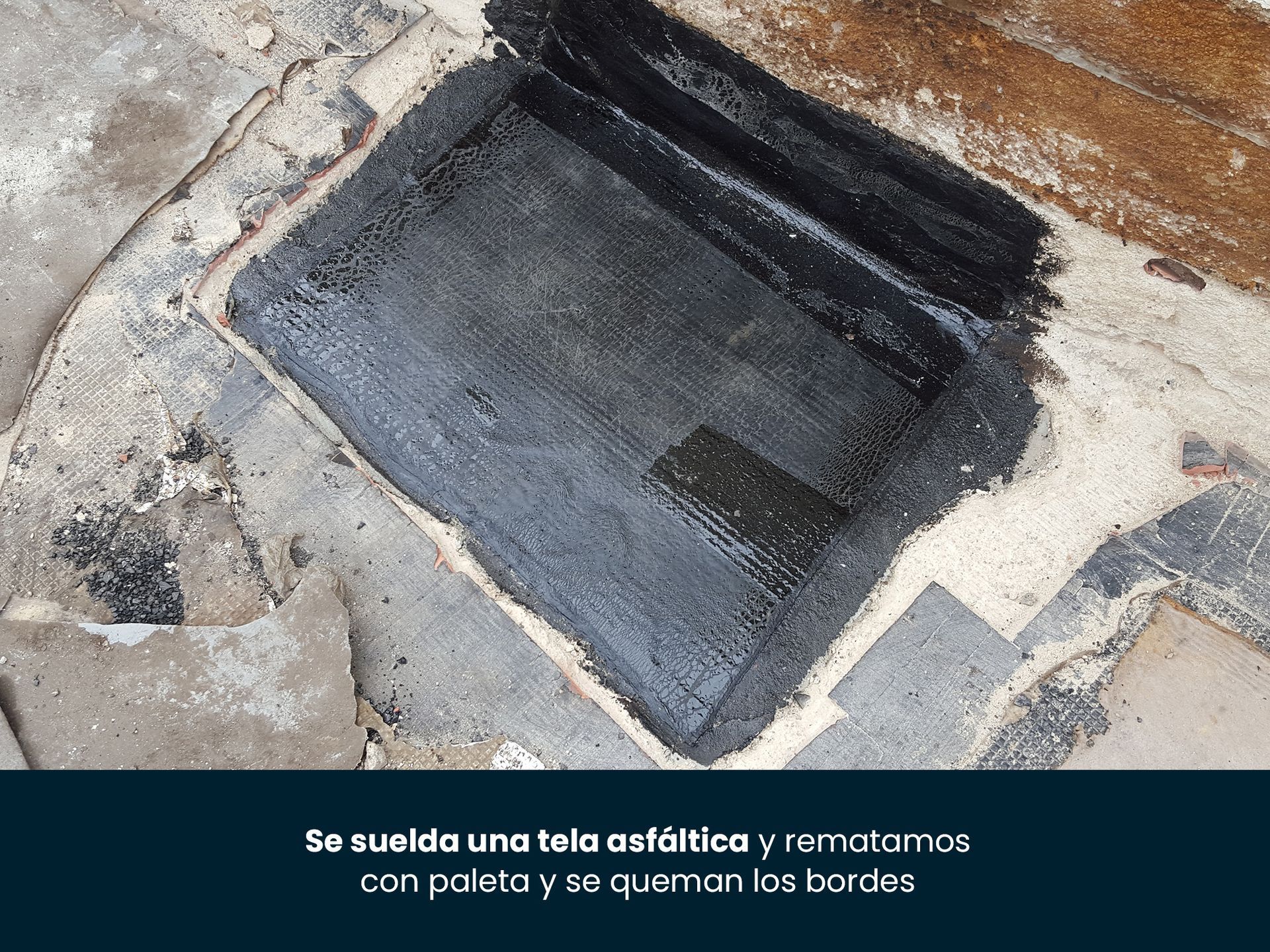 Una imagen de un agujero en el suelo con una leyenda en español.
