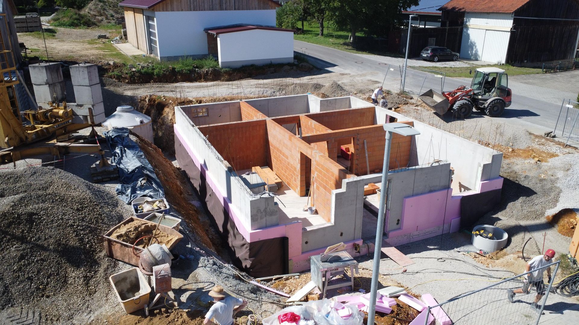 Rohbau eines Kellers auf einer Baustelle