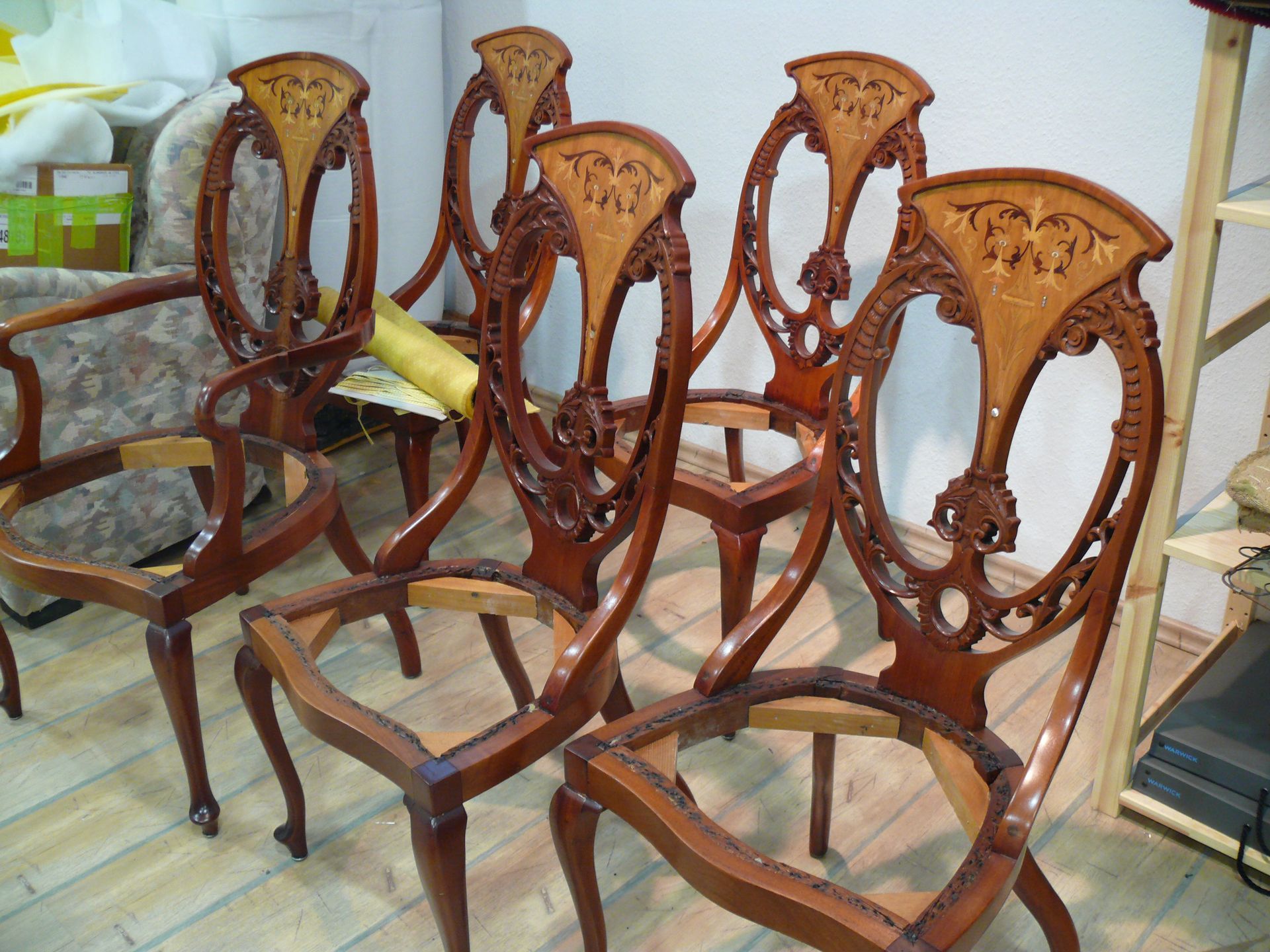 Holsstühle die neu gepolstert werden