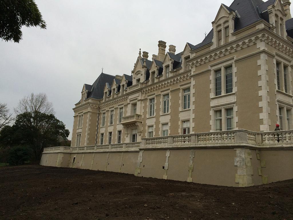 Terrassement à l’extérieur du château