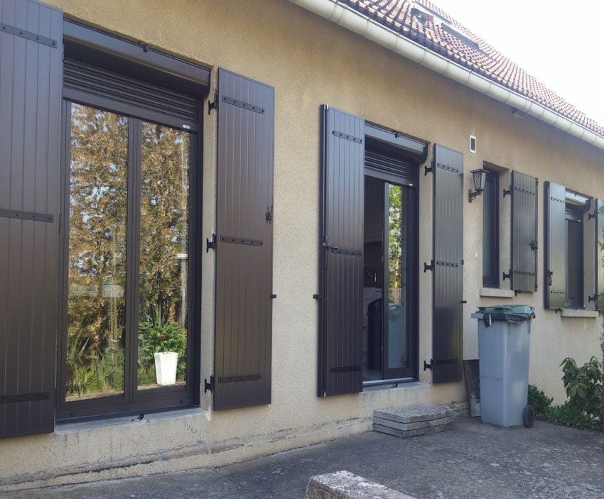 Photo de plusieurs fenêtres et portes-fenêtres