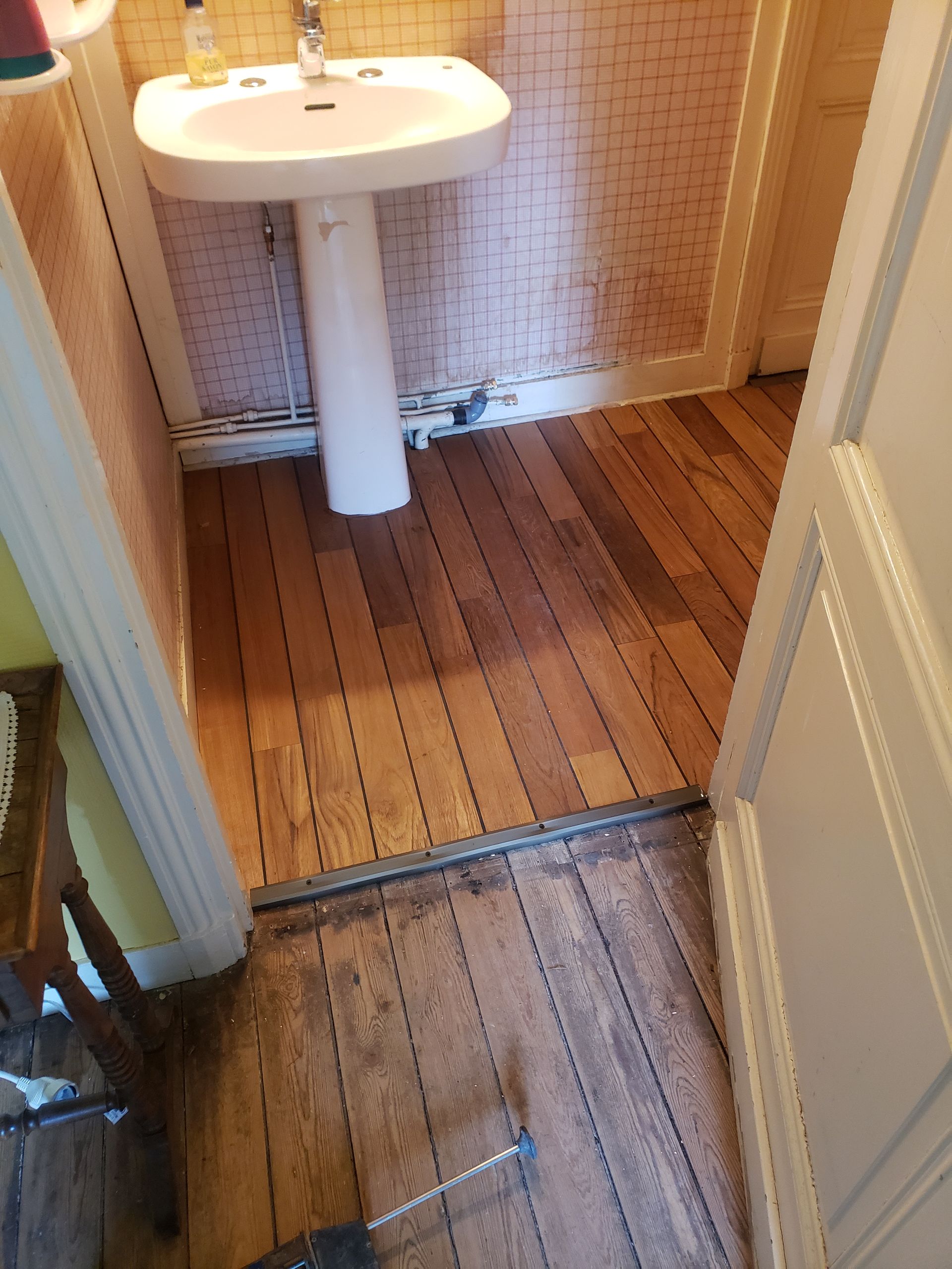 Revêtement de sol pour une salle de bains