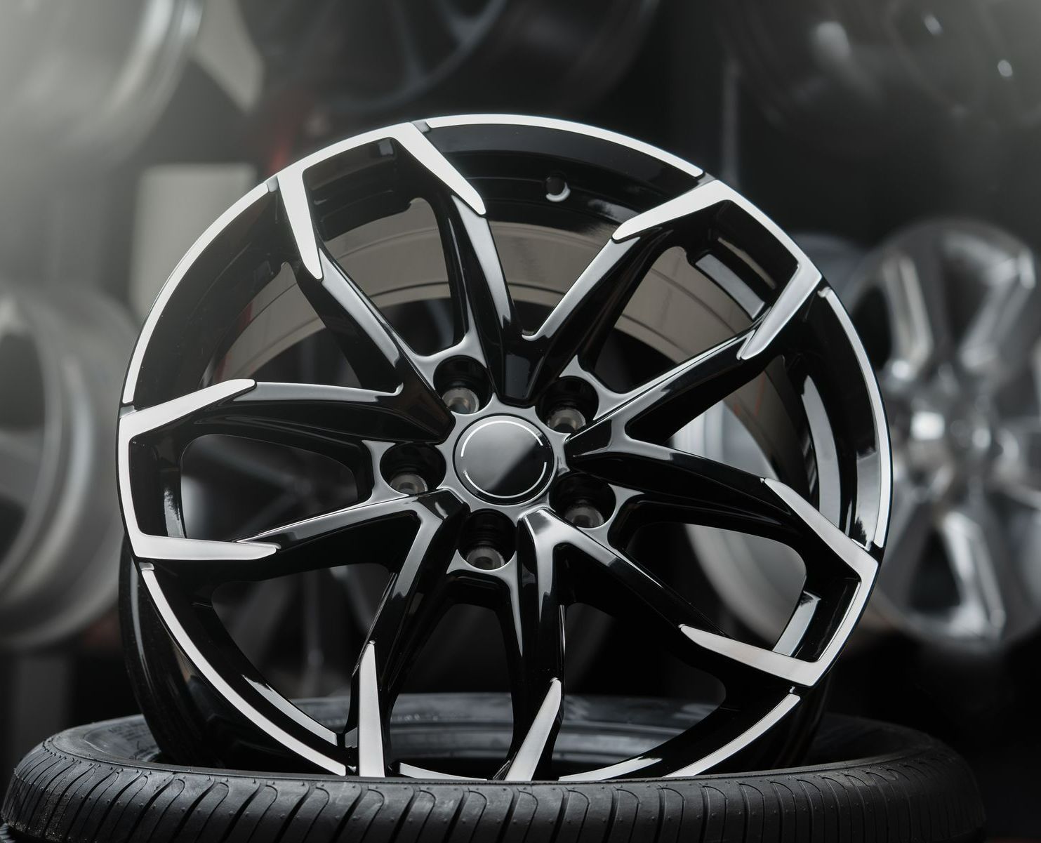 Peinture sur jante de couloir noire