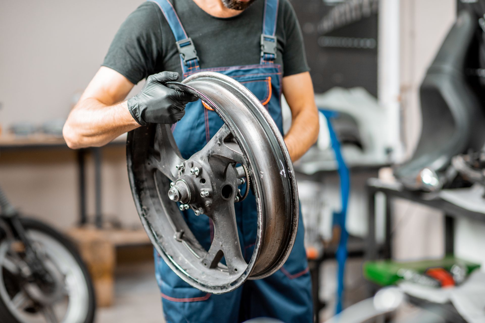 Jante de moto prête à être rénovée