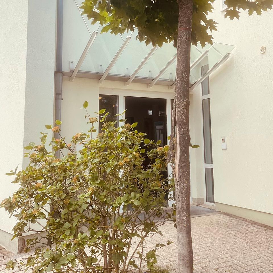 Schwab Physiomed Hauseingang