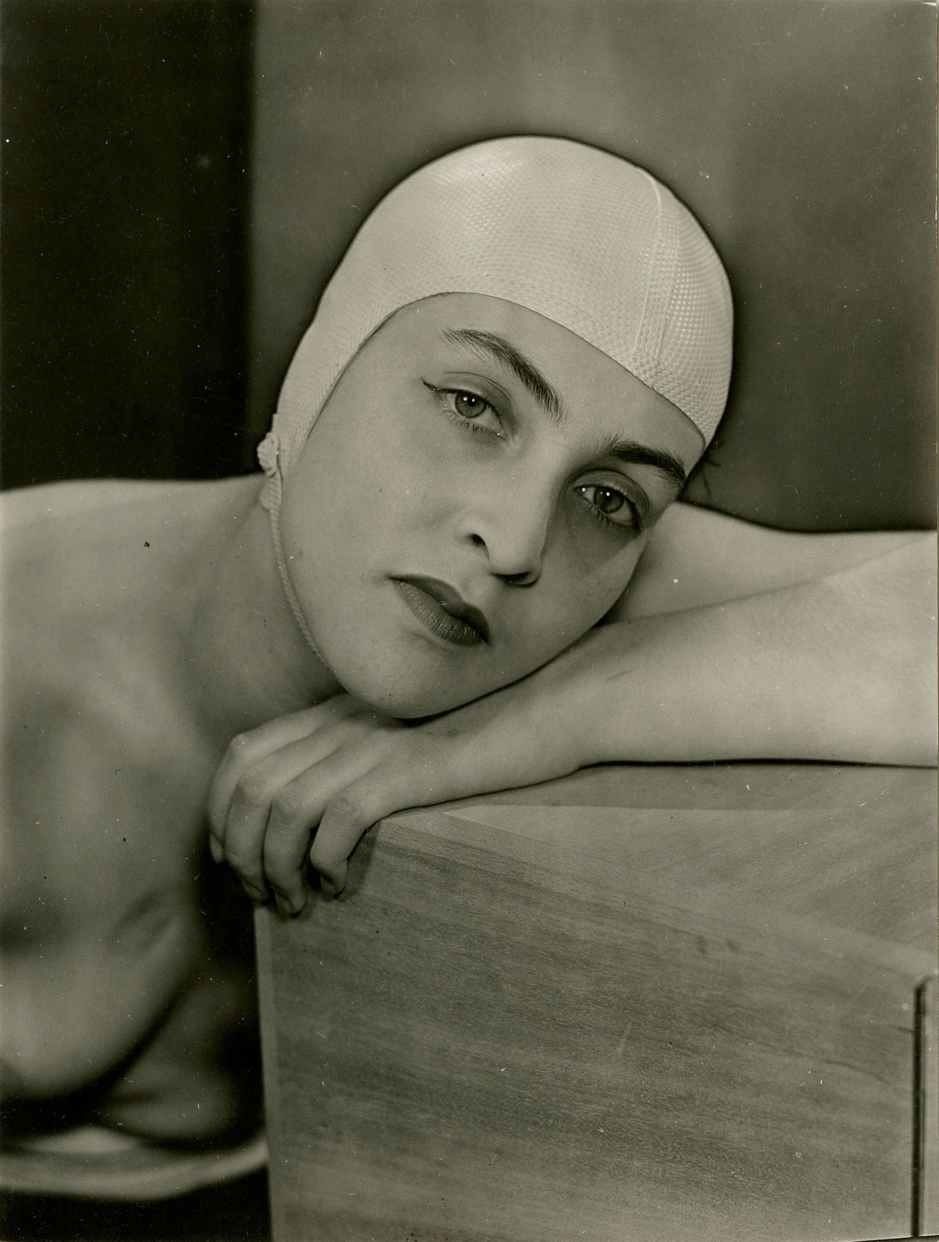 Man Ray (1890-1976) Meret Oppenheim, 1932, Tirage argentique