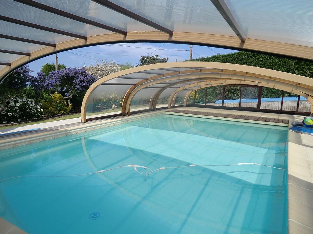 Protection de piscine extérieure