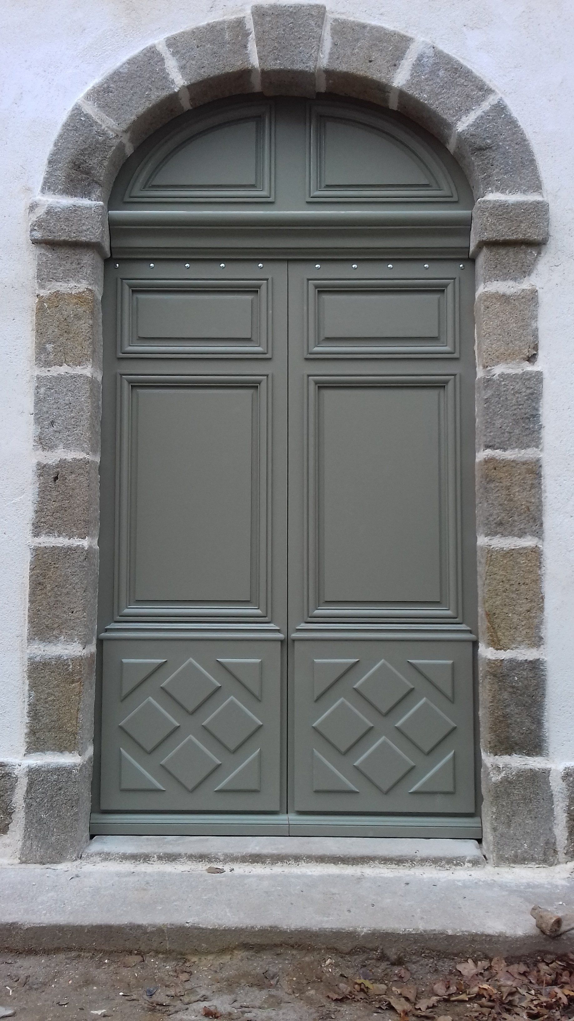 Réfection à l’identique d’une porte cochère en bois