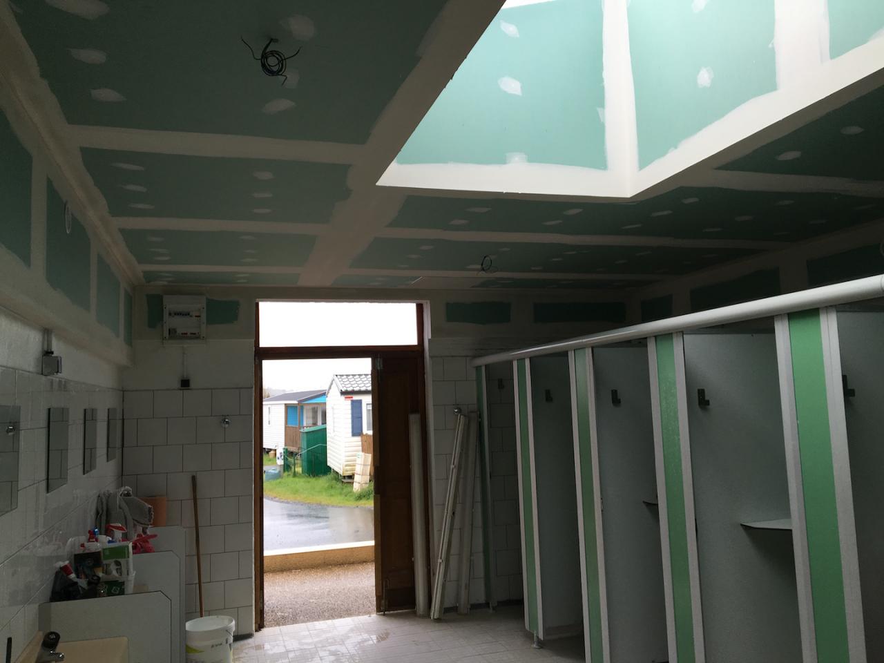 Plafond plaque hydrofuge