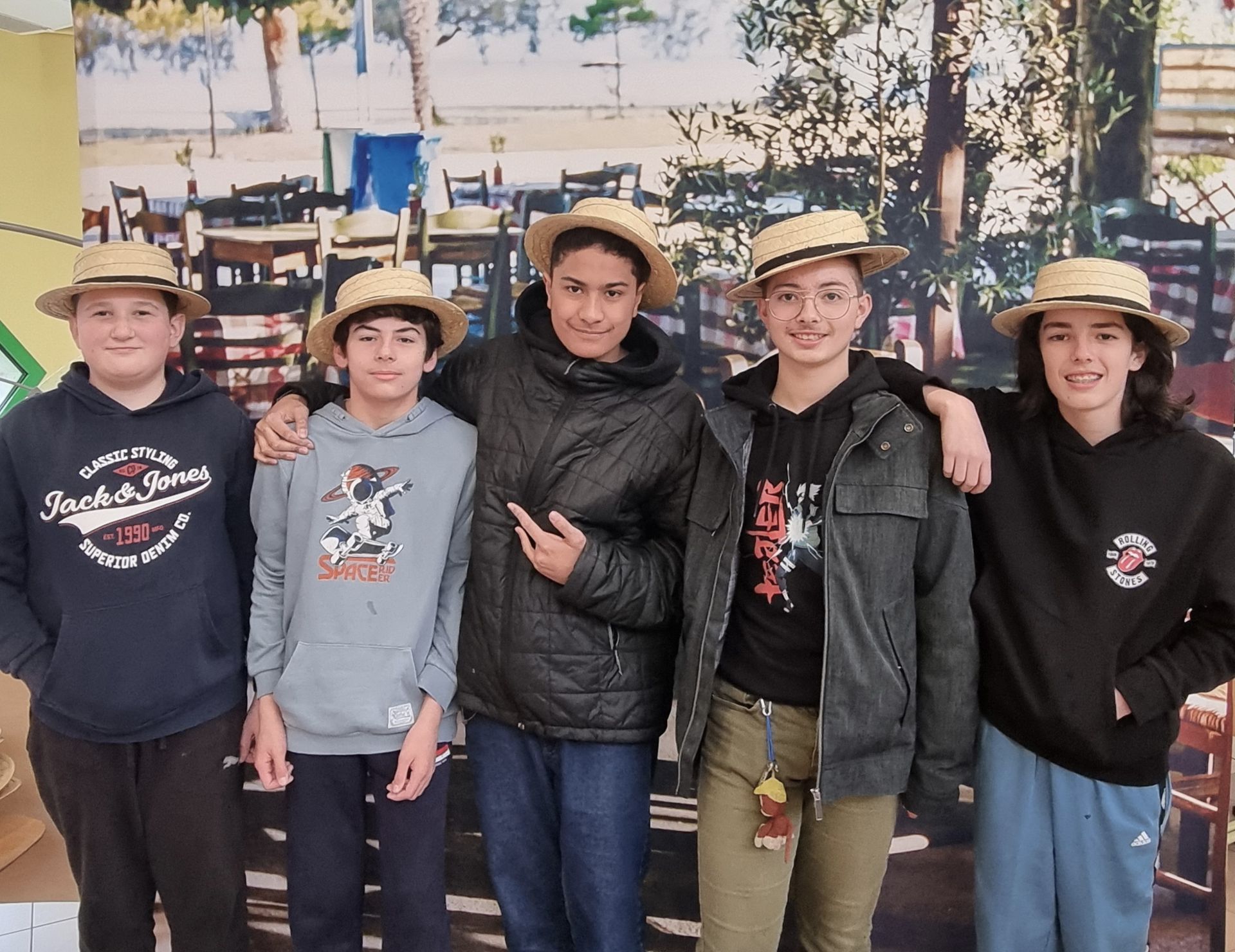 Un groupe d'élèves faisant une photo