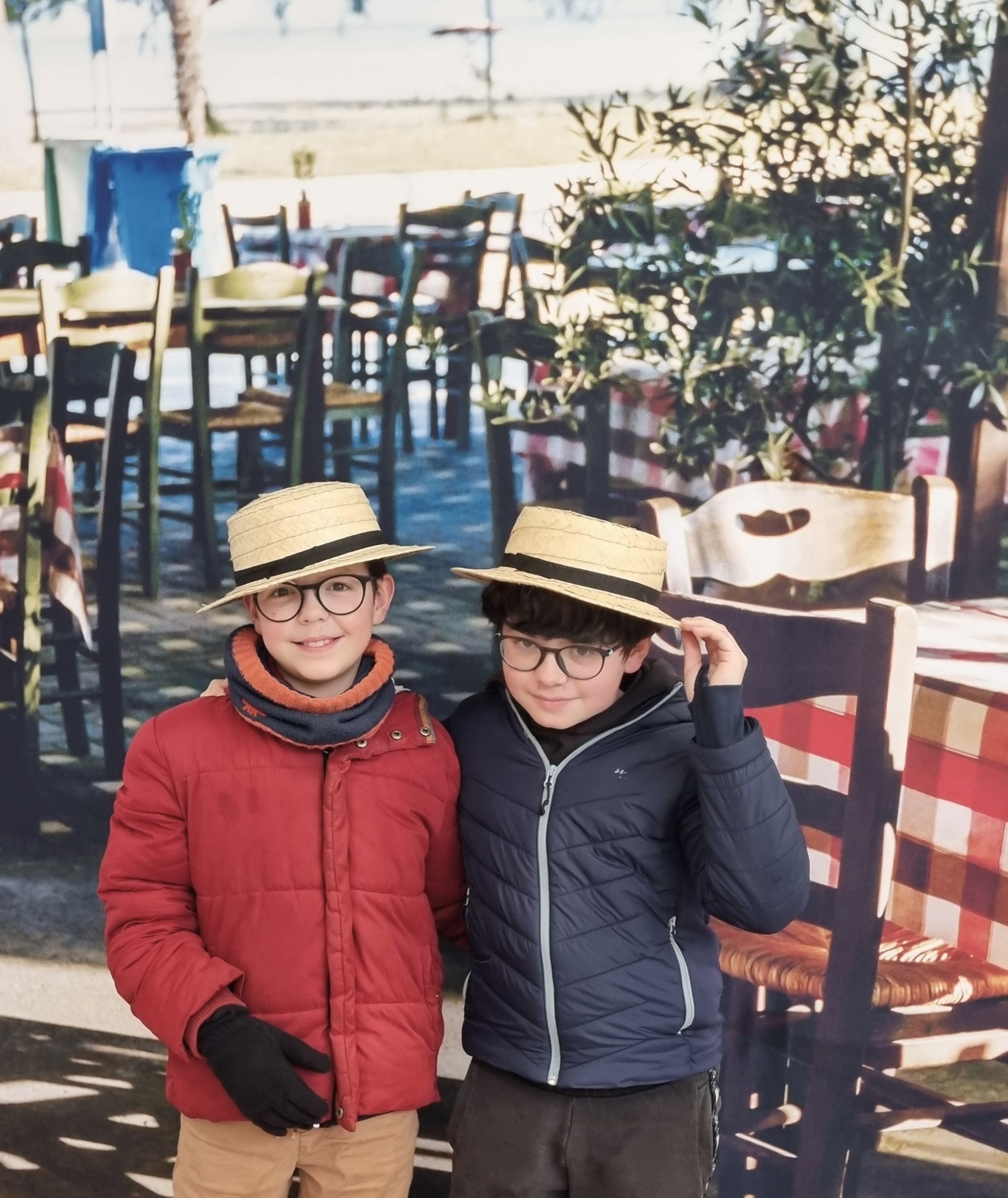 Deux personnes qui prennent une photo