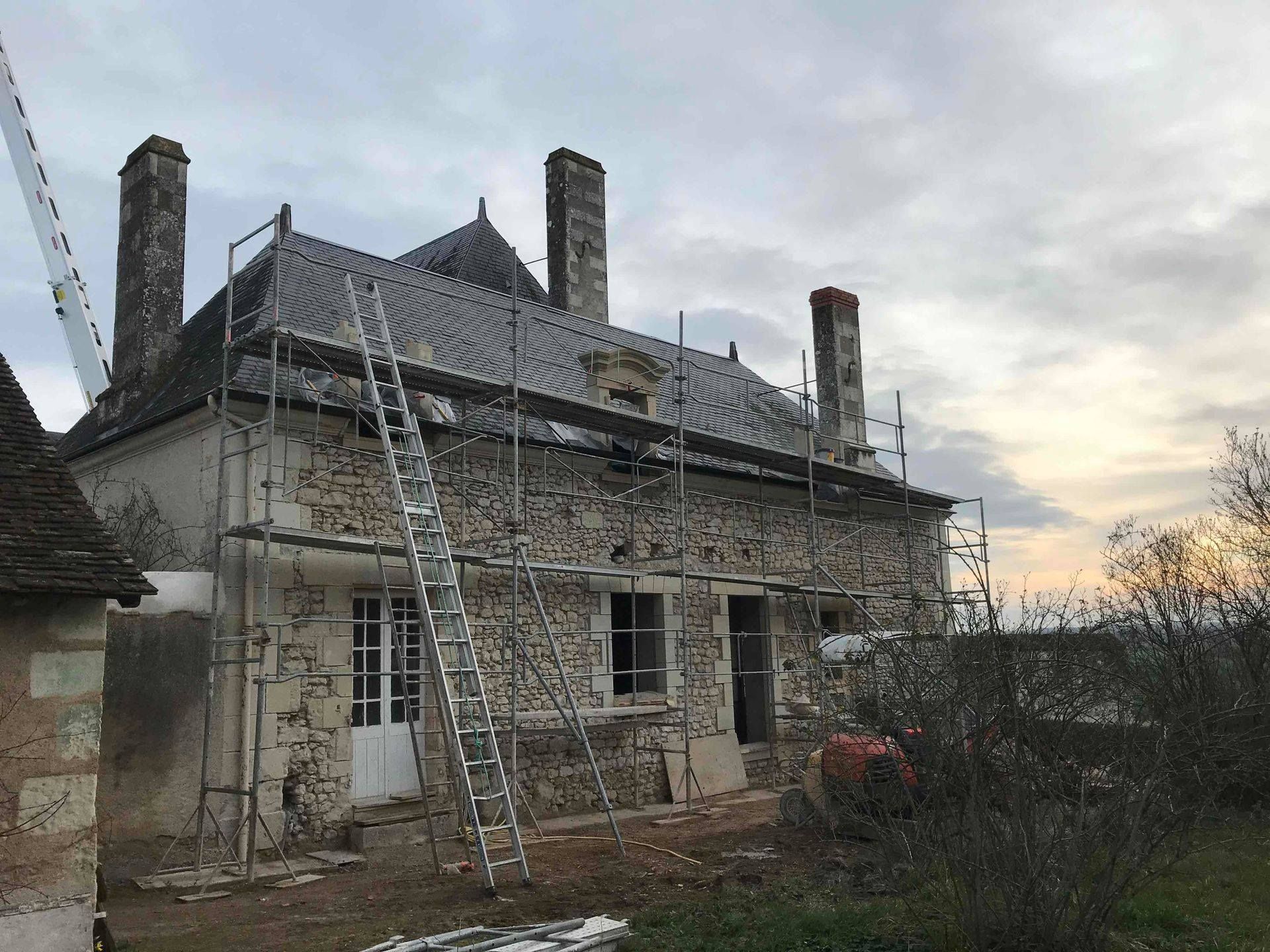 Ravalement de façade d'une maison ancienne