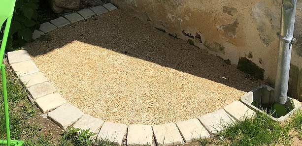 Arrondi en pavé et béton désactivé