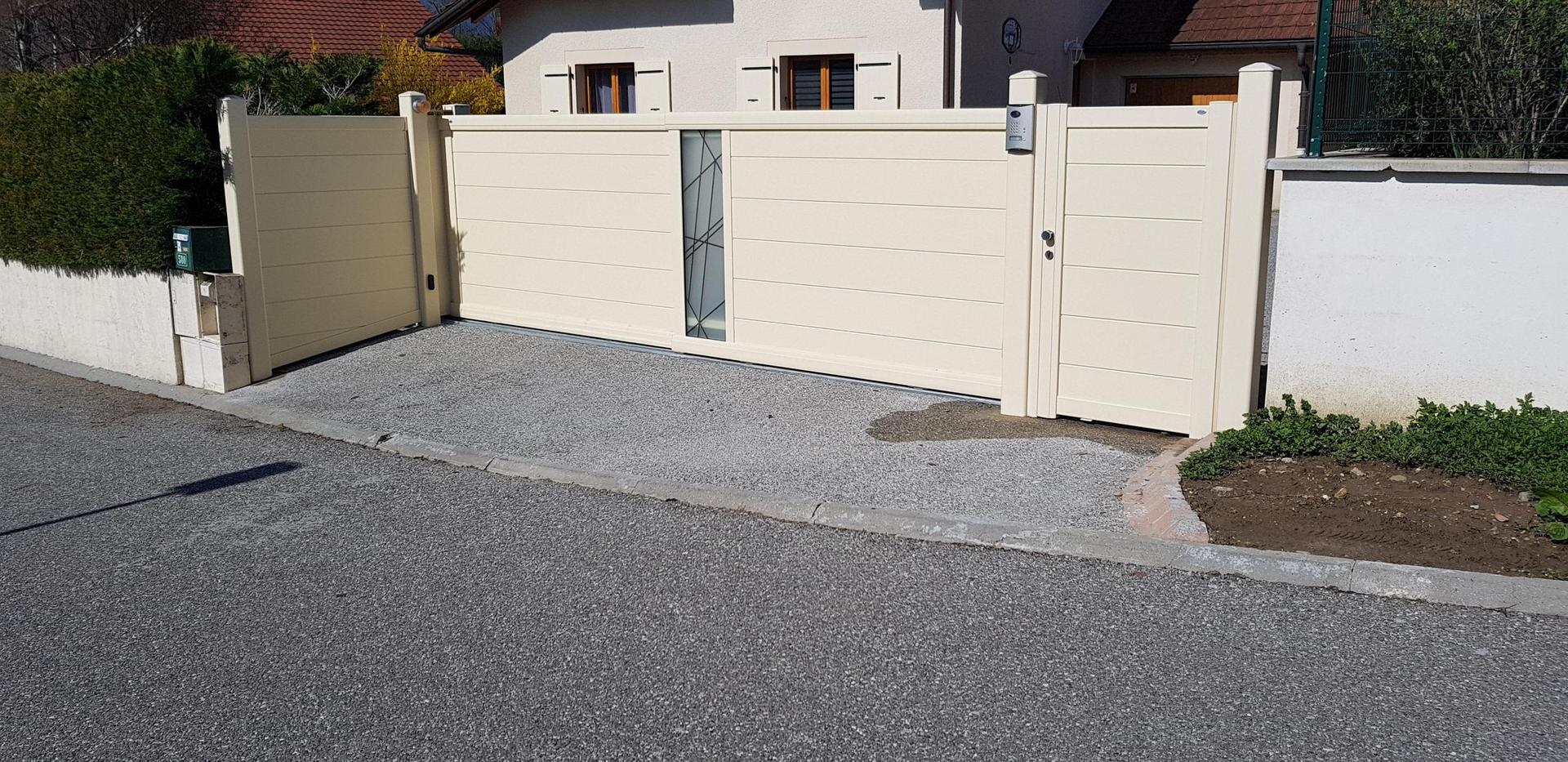 Portail aluminium télescopique Sib à Chevry