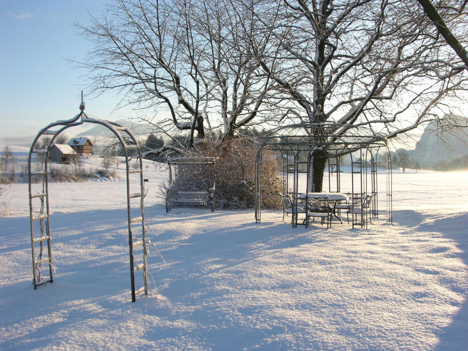 Gartenlauben und Schaukeln - Herboland GmbH in Horw