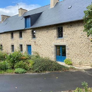 Une façade de maison rénovée