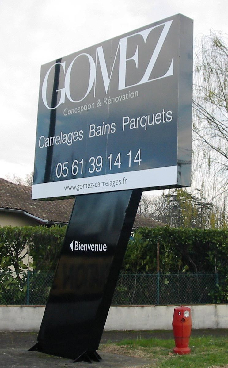 Panneau d'arrêt de bus