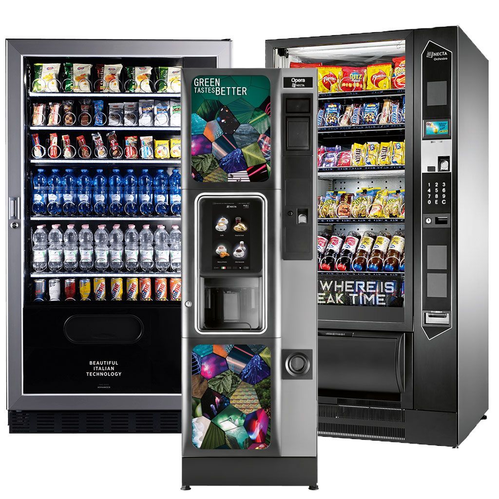 Drei Snack- und Getränkeautomaten mit farbenfrohen Produktdisplays in einer Reihe