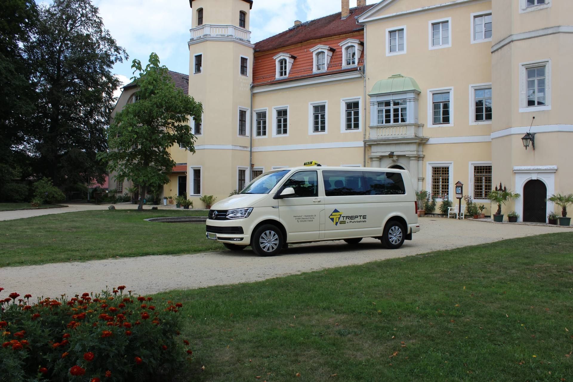 Taxi Bus Transporter