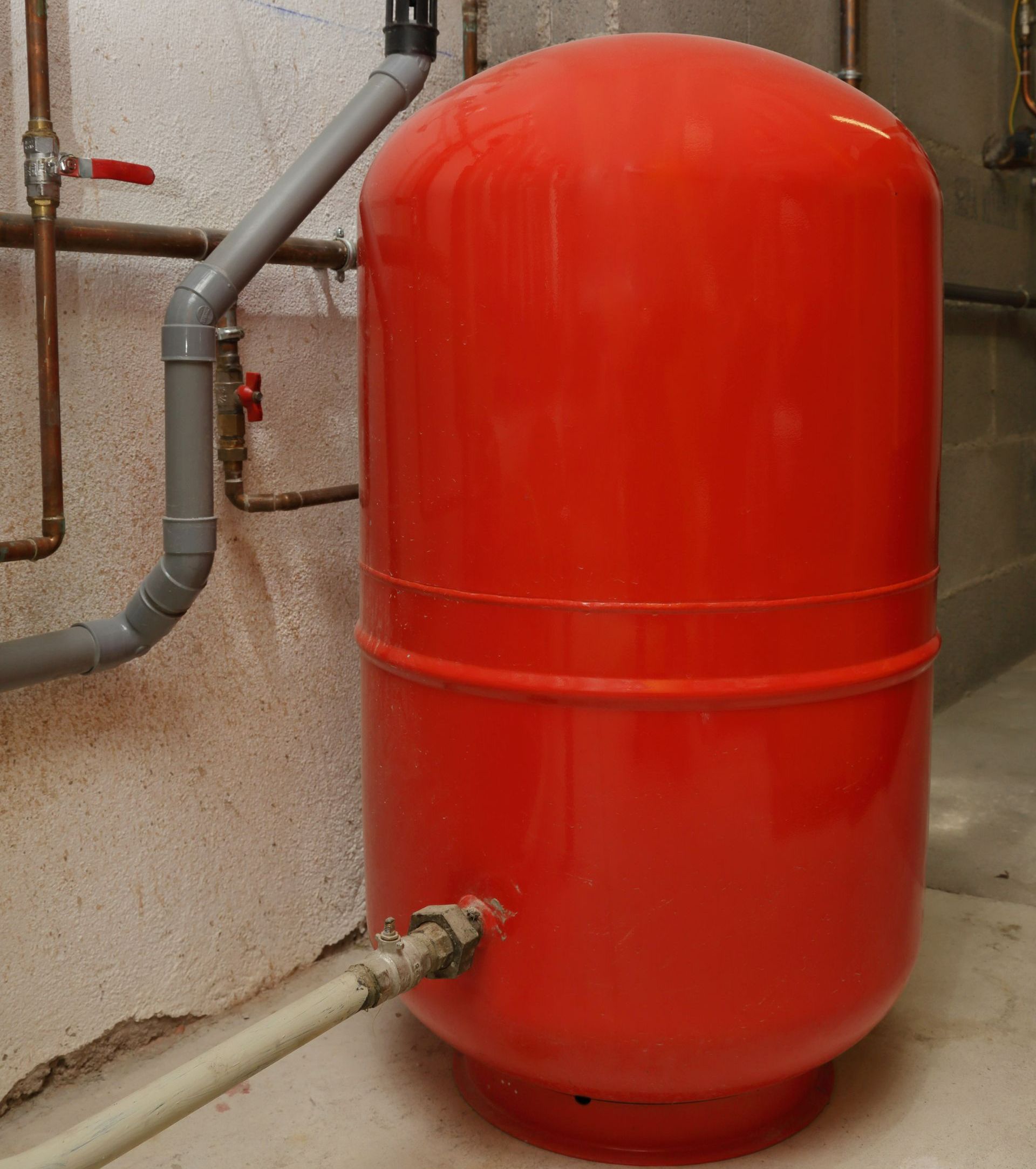Un vase d'expension à pression