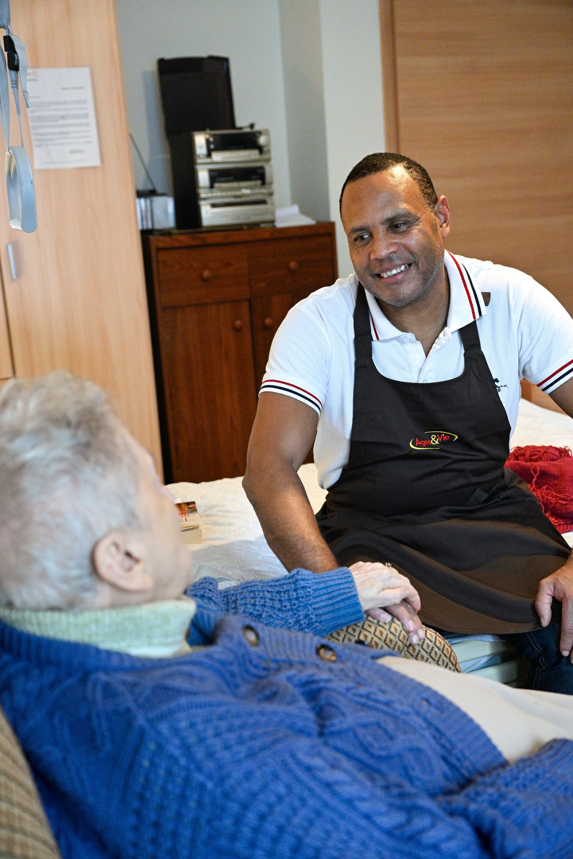 Photo accompagnant et résidente.