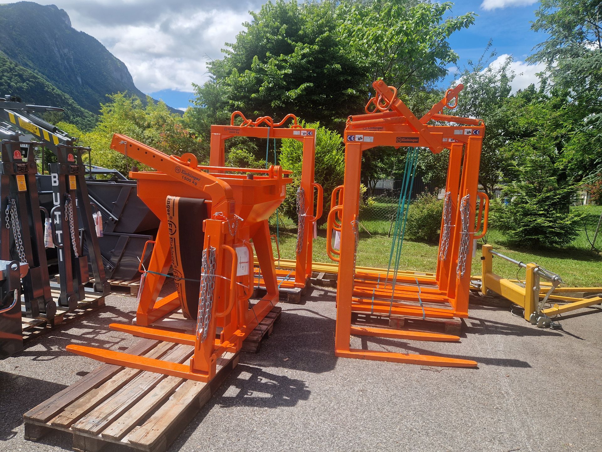 Lève-palettes BUTTI et Eichinger, en extérieur.