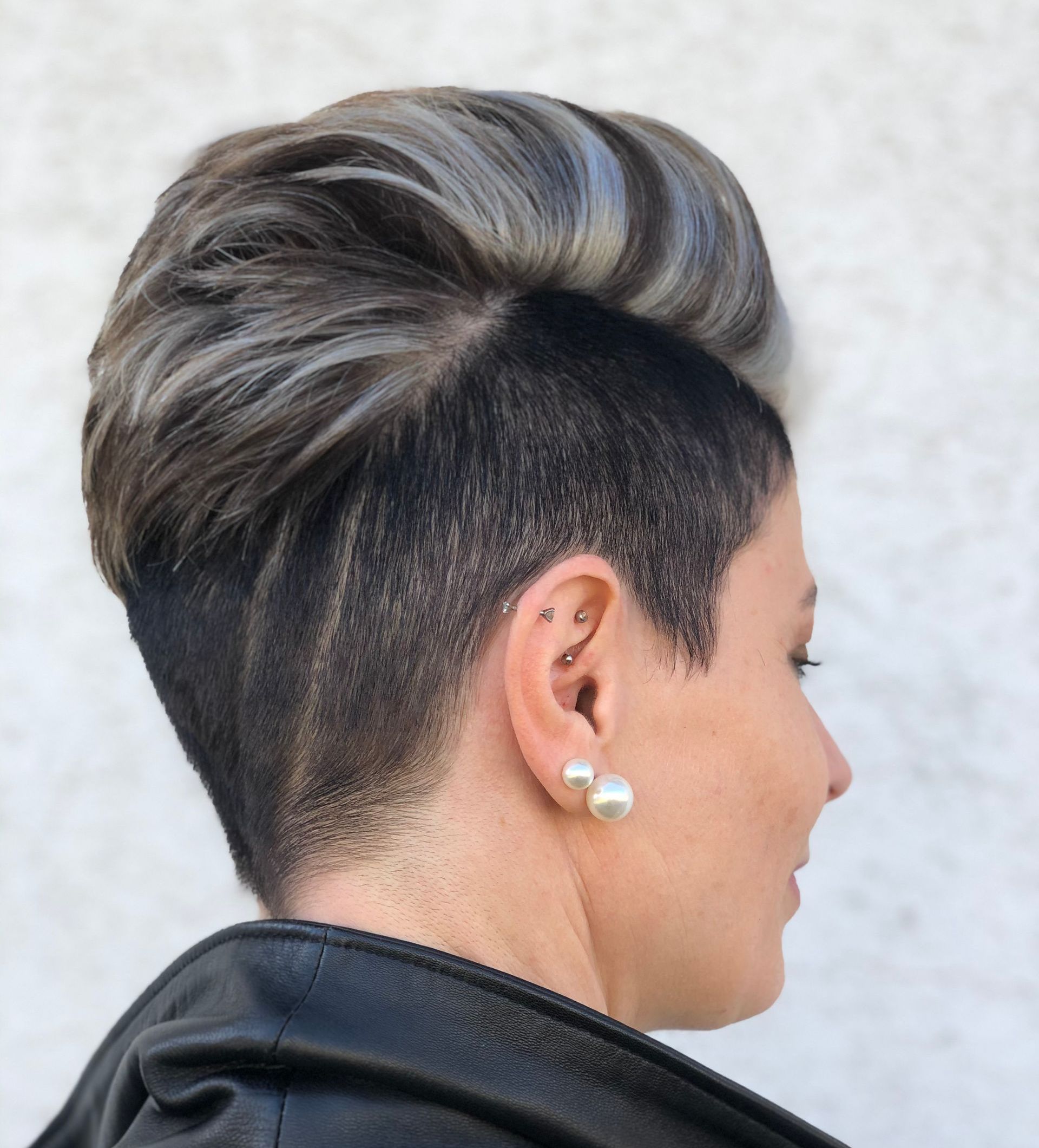 Kundin mit Frisur von Coiffeur Diagonal