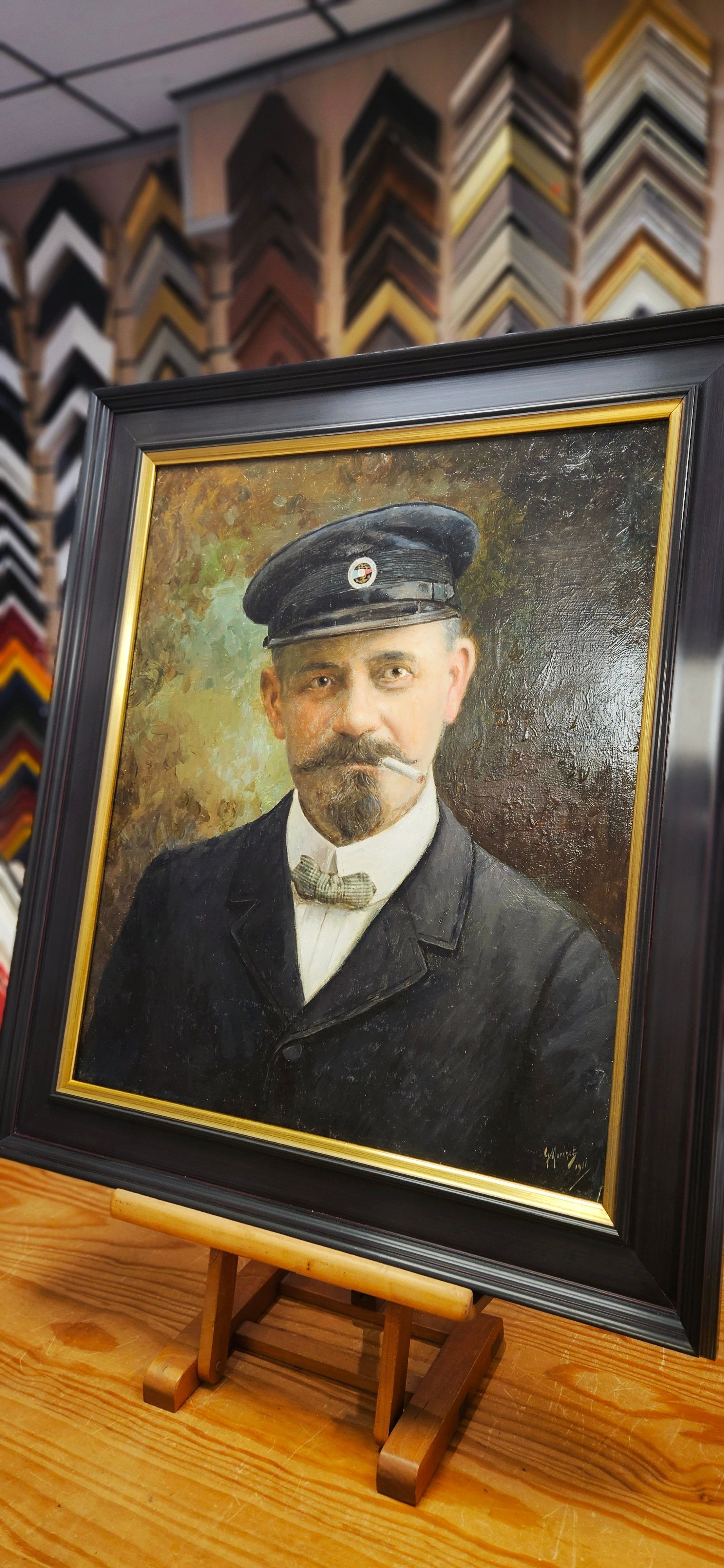 Cadre d'un portrait en peinture