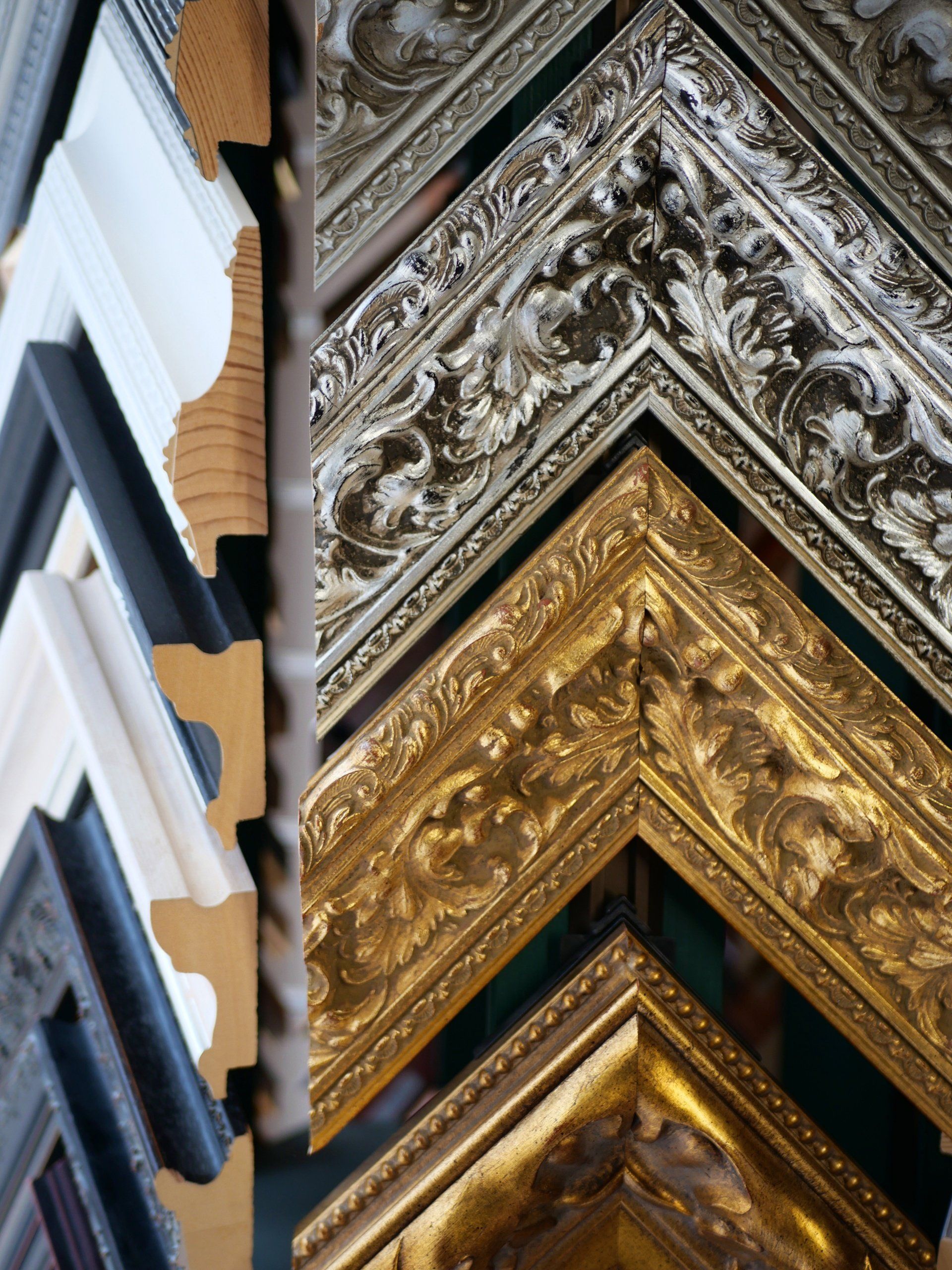 Baguettes  moulées et dorées