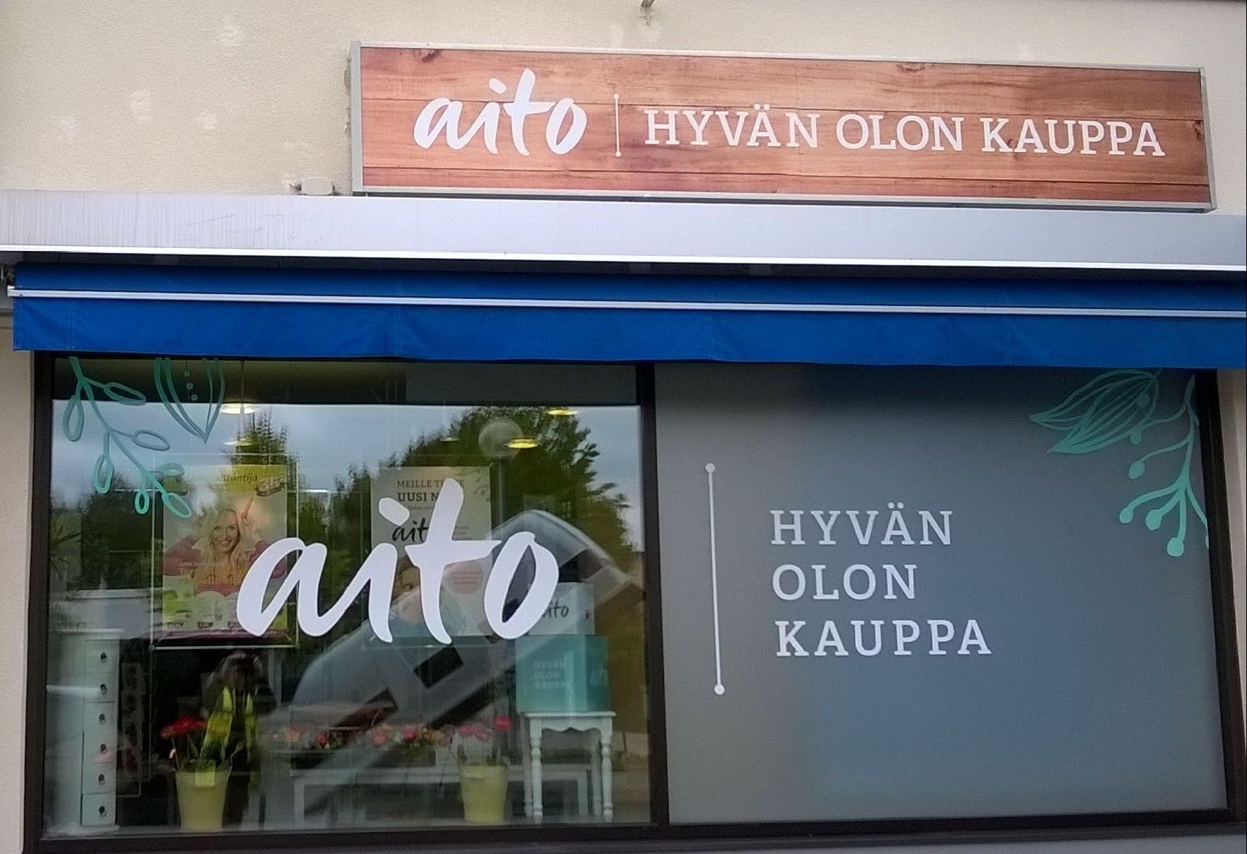 Aito hyvän olon kaupan ikkunateippaus