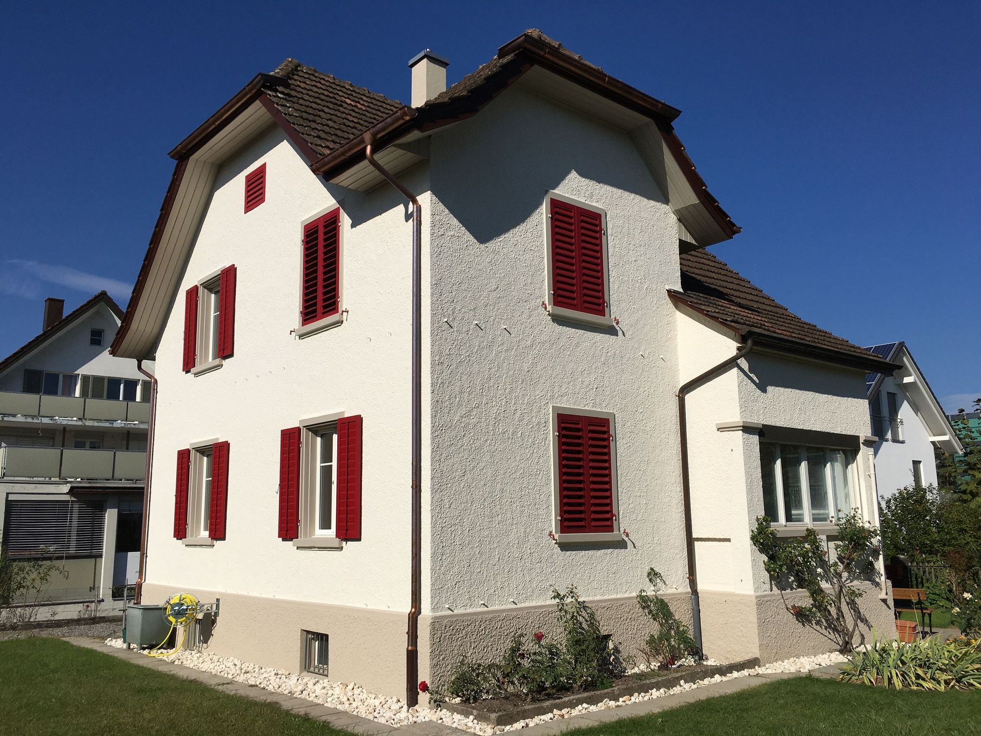 Fassade weiss - Malergeschäft Bugmann - Niederlenz