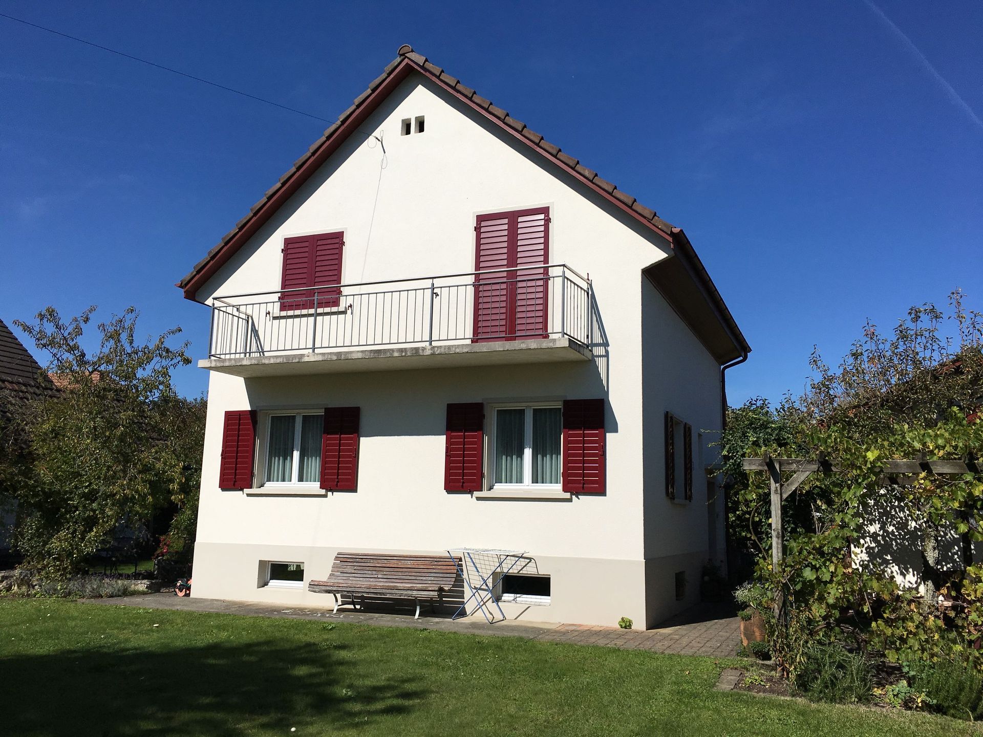 Fassaden weiss - Malergeschäft Bugmann - Niederlenz