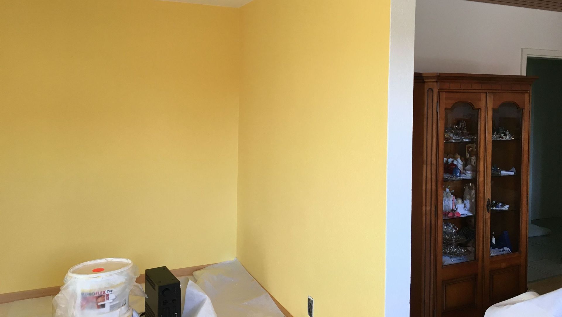 Malerarbeit innen gelb - Malergeschäft Bugmann - Niederlenzschäft Bugmann - Niederlenz