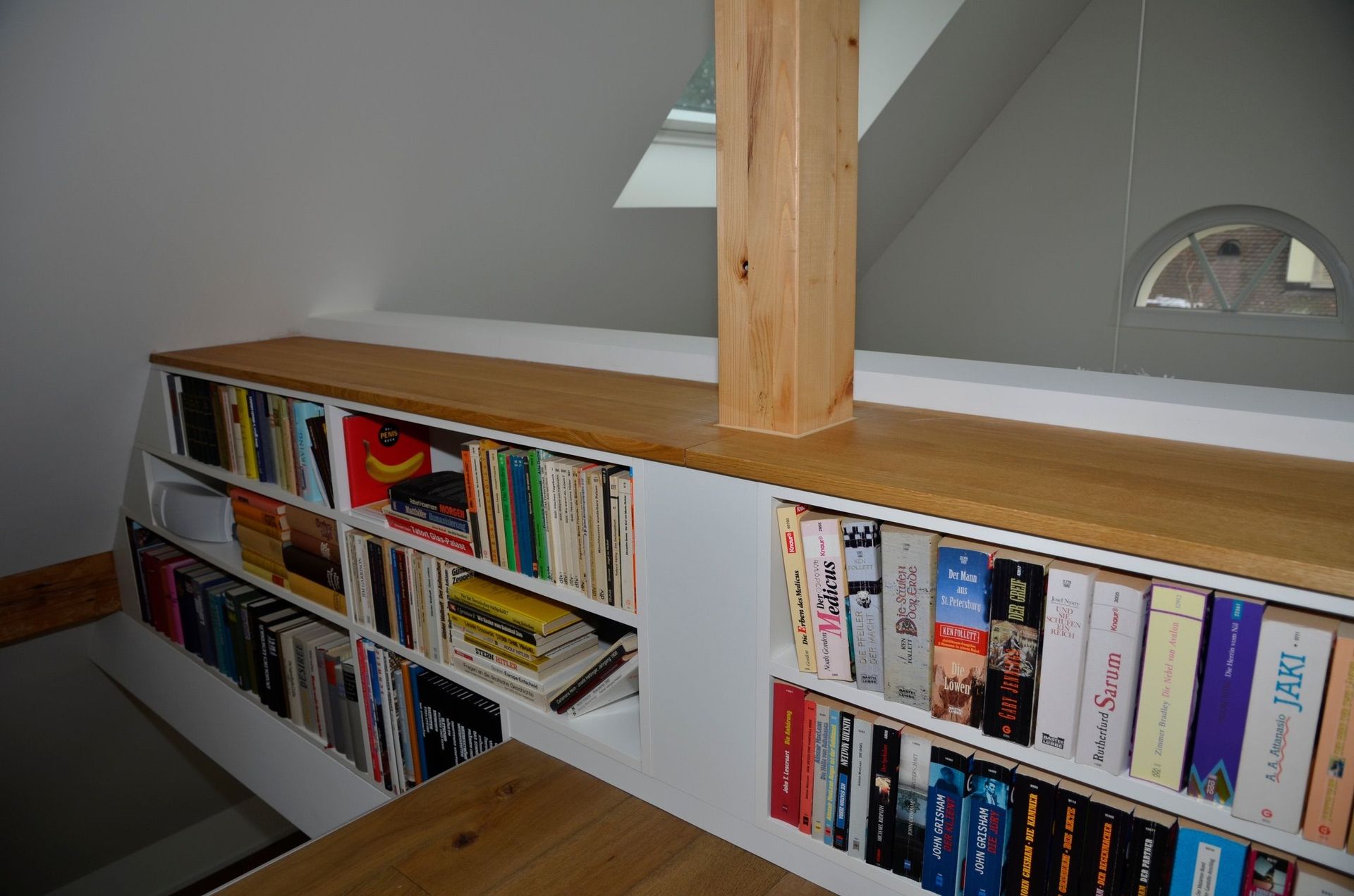 Bücherregal - Schreinerei Berz AG