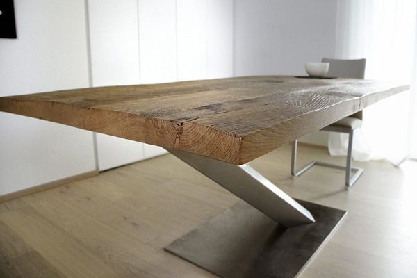 Holztisch von der Schreinerei Hupfer