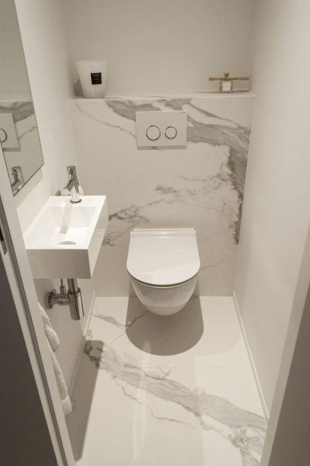 Luxe toilet met marmer