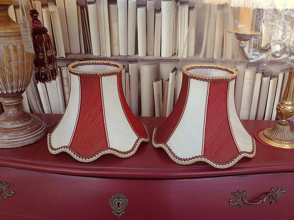 Pagode festonnée soie rouge et beige x2