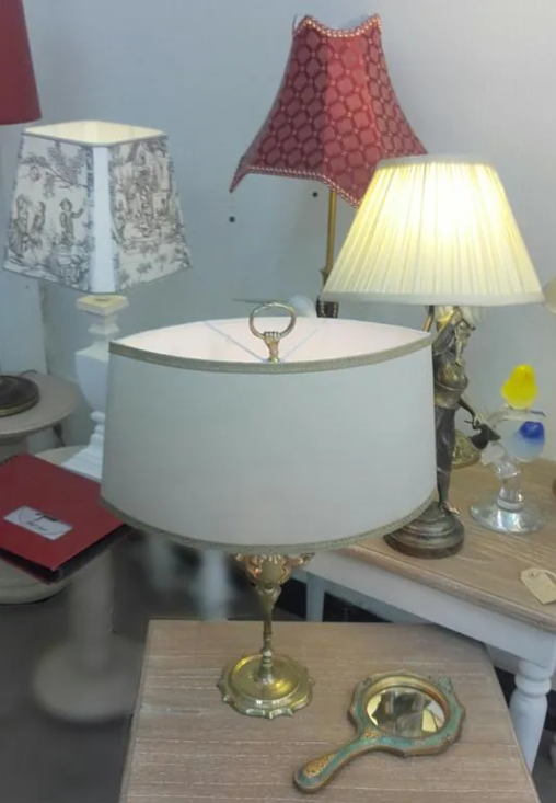 abat-jour ovale pointu en satin