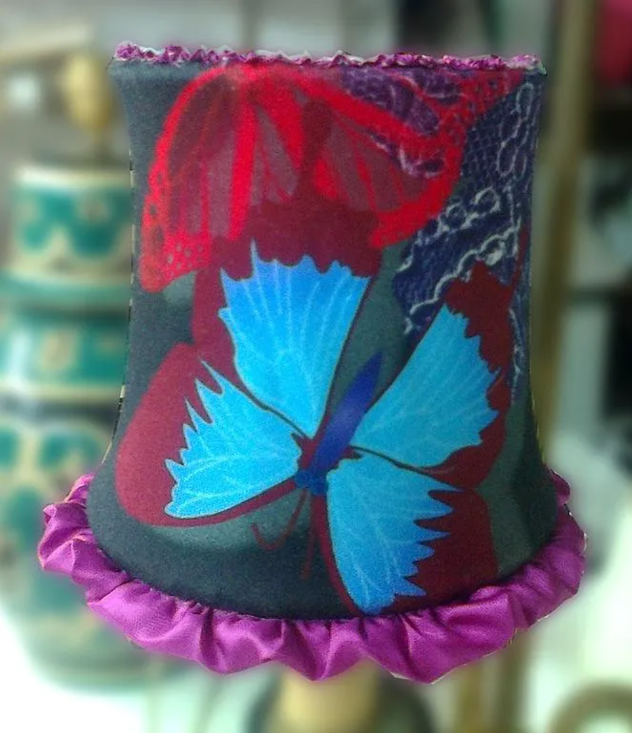 Petit abat-jour tissu volanté pour applique